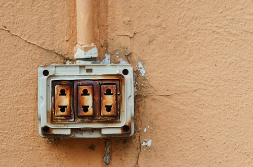 common-electrical-problems-at-home